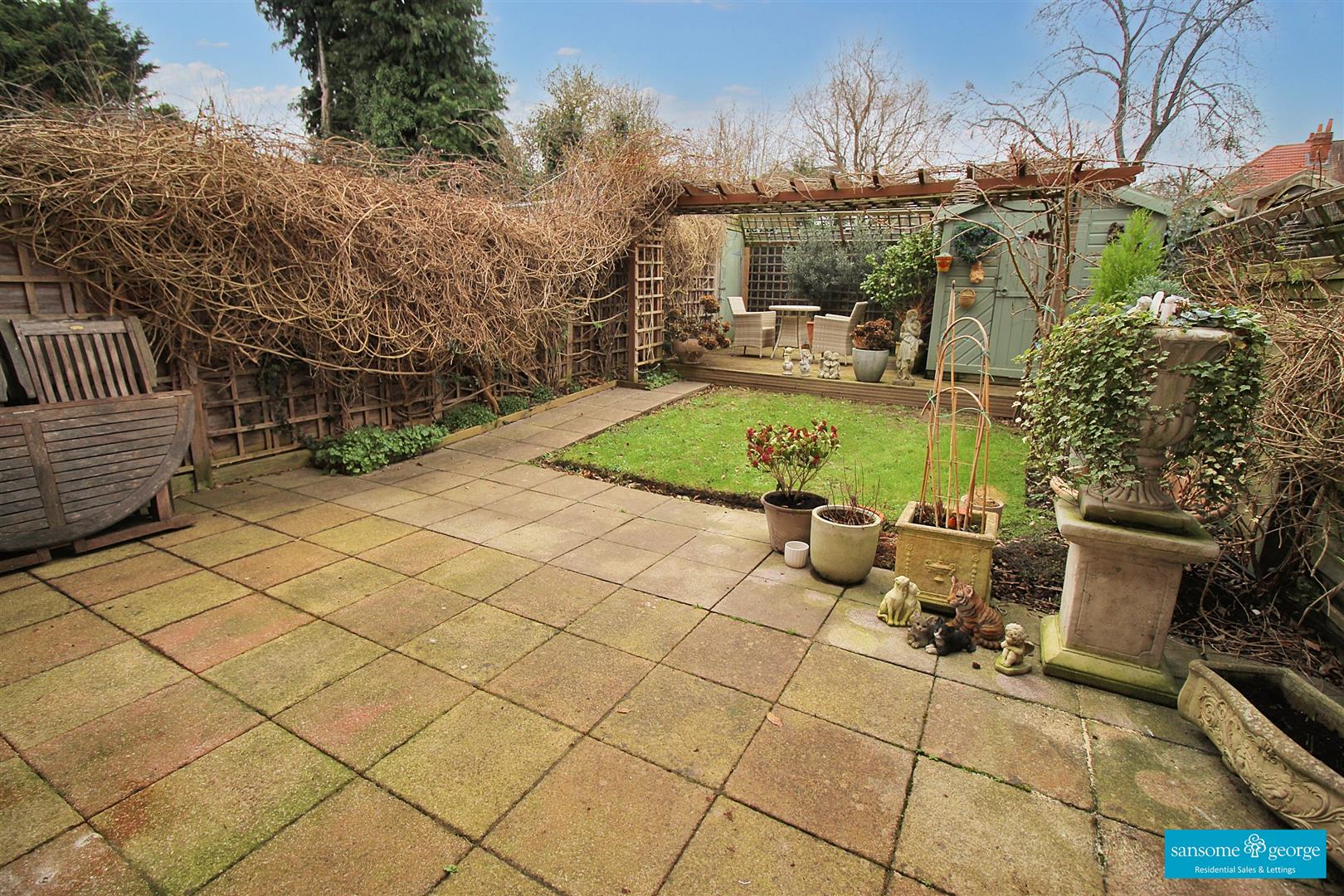 Barclay Road, Calcot